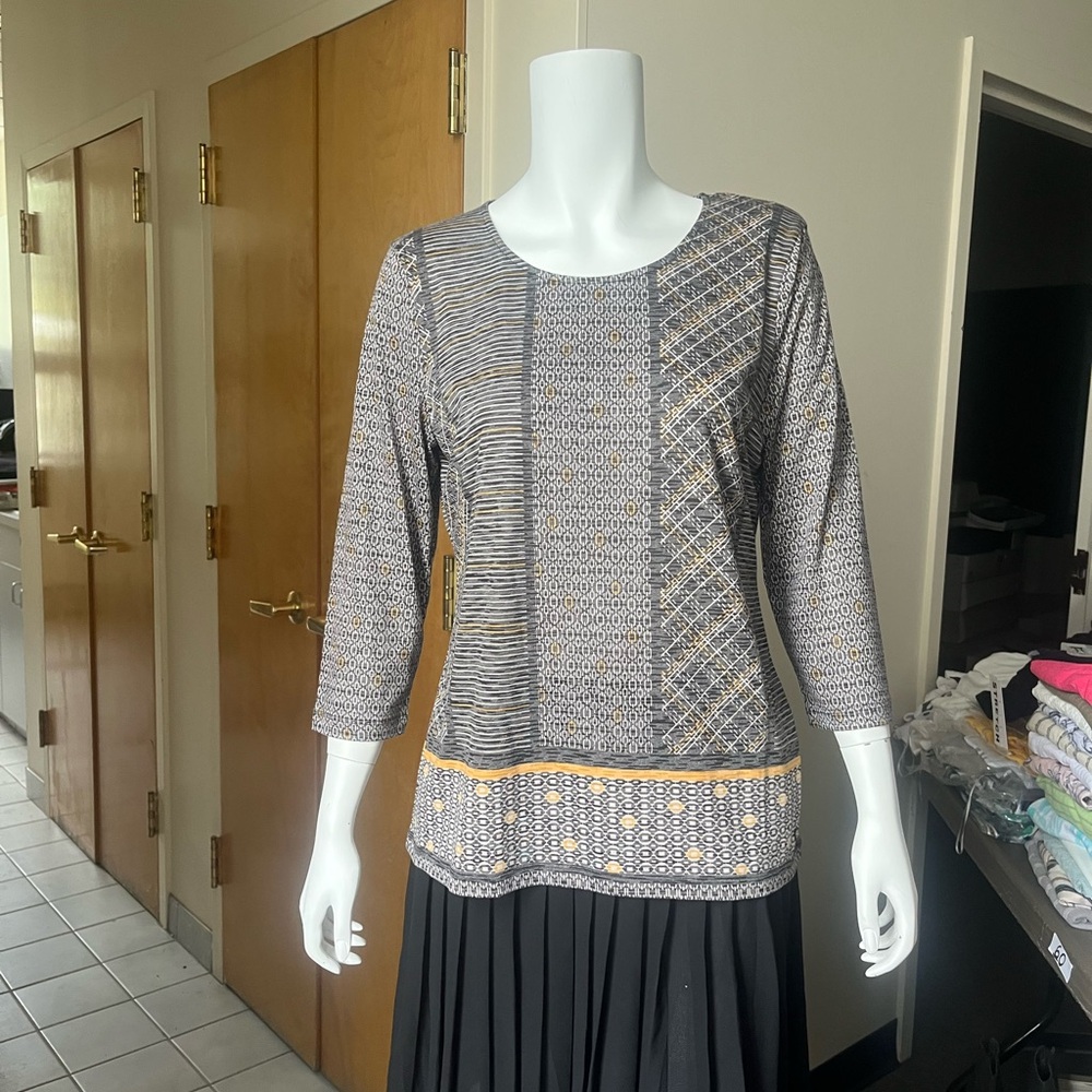 Onque Casuals Yellow Gray Woman’s Top